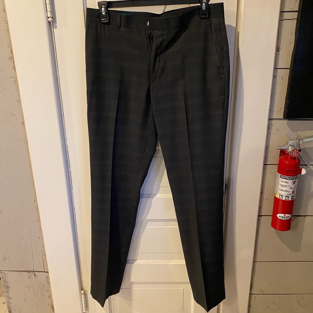 Perry Ellis slimfit dress pant 32x34 charcoal grey with white and purple pattern